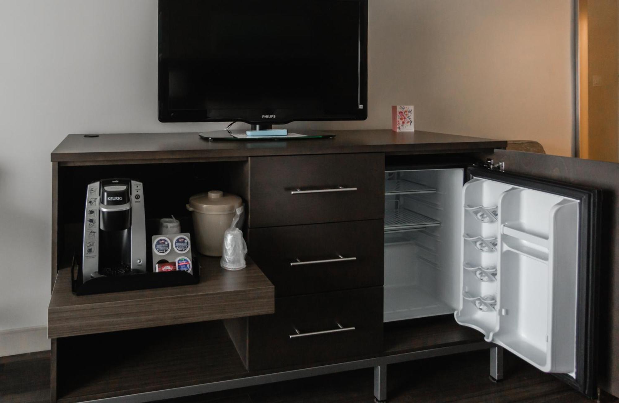Holiday Inn Hotel Peterborough Waterfront By Ihg Bagian luar foto